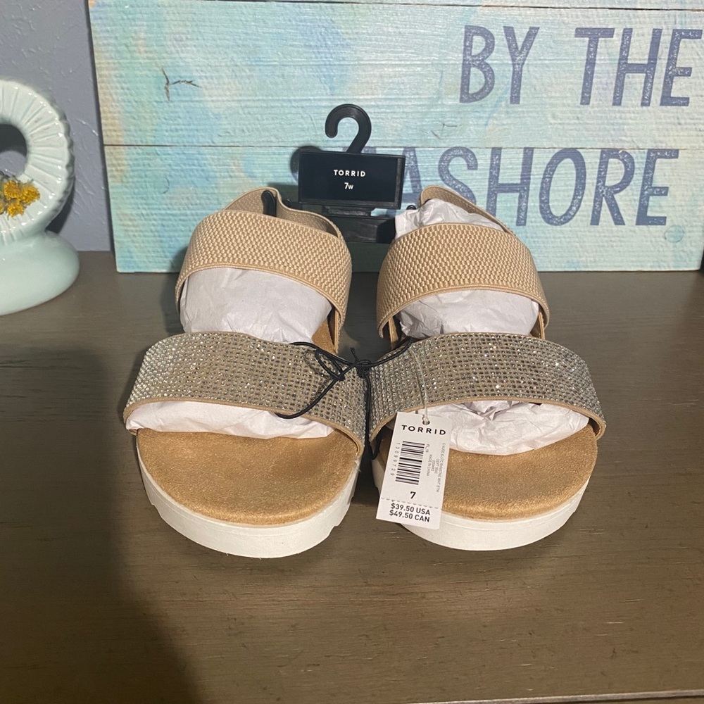 Torrid Sandals NWT 7W - Picture 3 of 4